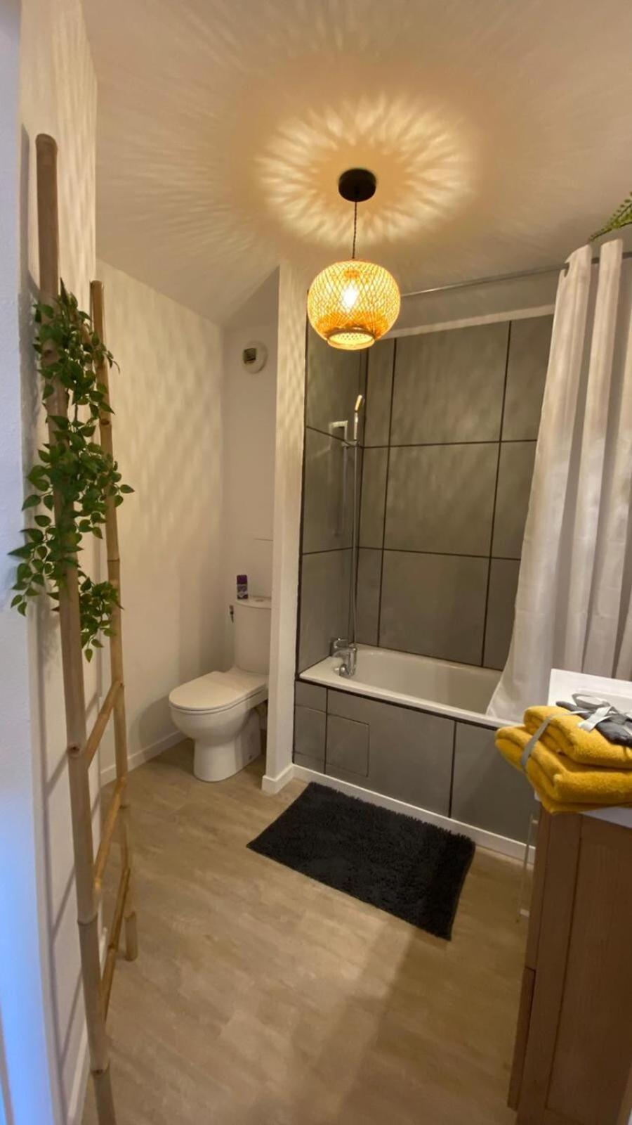 Le Sporting Land - Avec Entree Autonome, Parking Prive & Sa Piscine ! - Apartment Гаяк Екстериор снимка